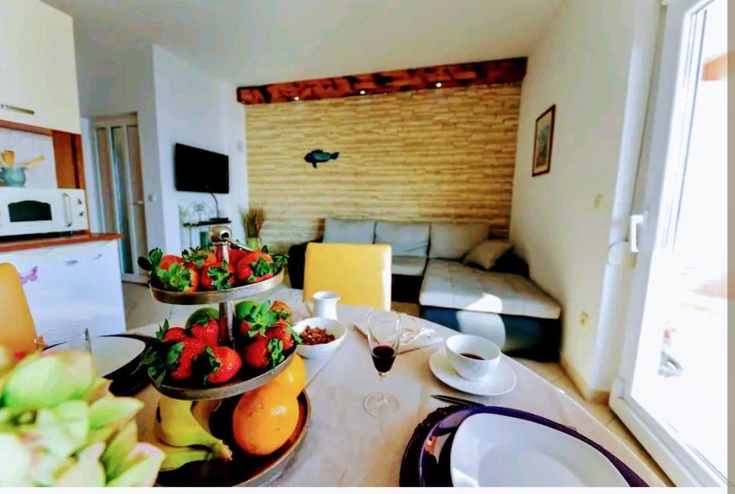 Apartment With Sea View